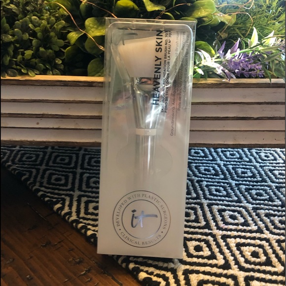 it cosmetics Makeup Nib It Cosmetics Flawless Foundation Brush